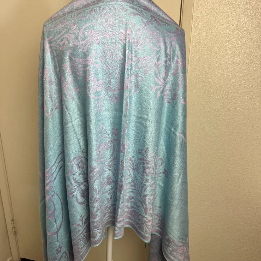 Elegant NWOT Pashmina Scarf